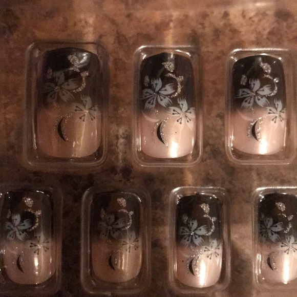 French Manicure 24 sets Fake nails - Picture 3 of 7